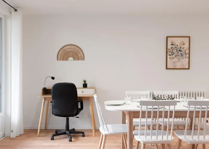 Spacieux T3 Avec 2 Parkings Gratuits Et 2 Balcons