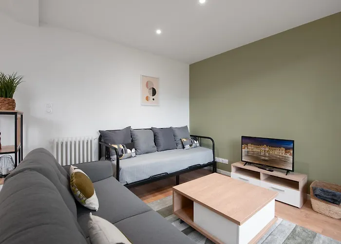 Spacieux T3 Avec 2 Parkings Gratuits Et 2 Balcons