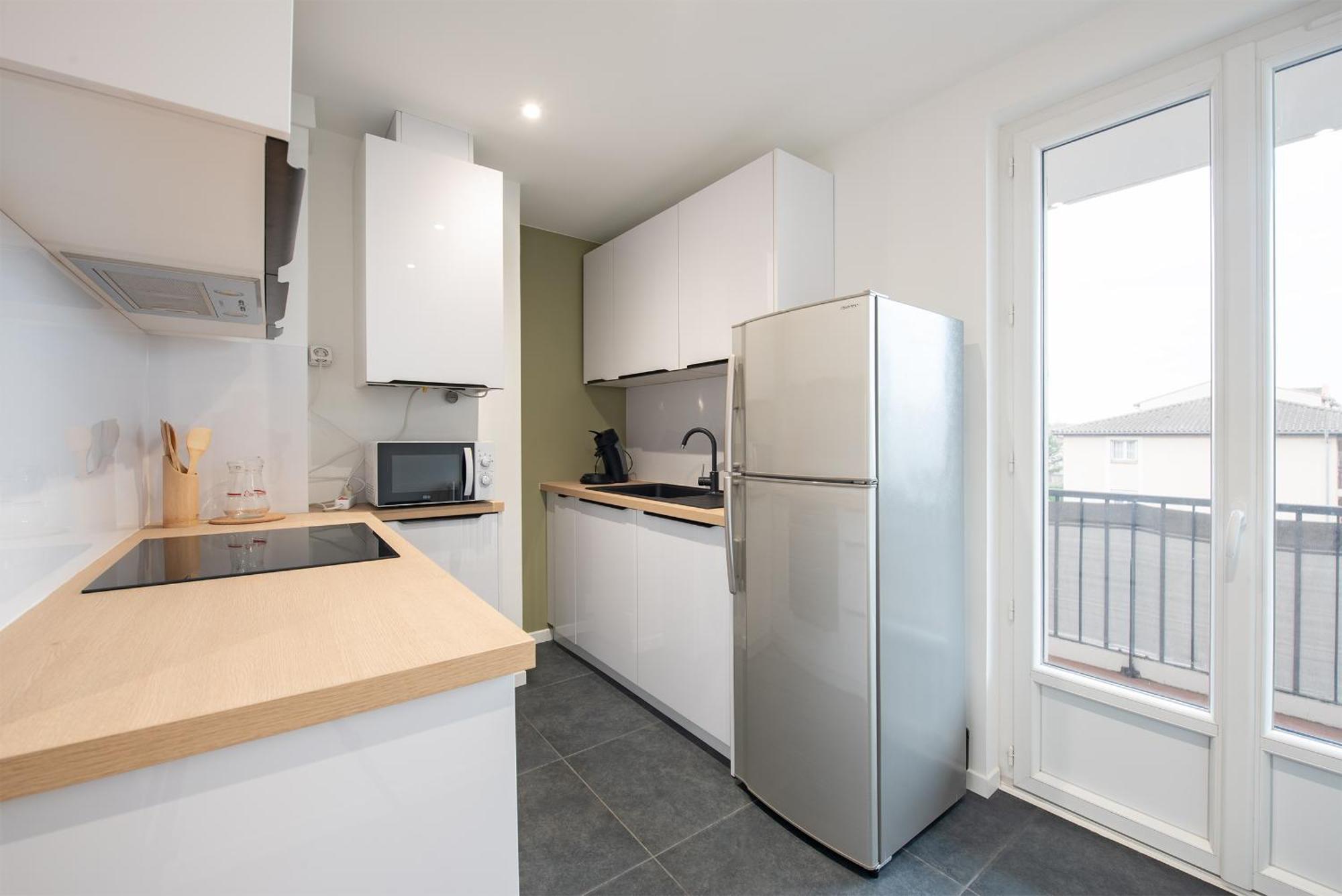 Appartement Spacieux T3 Avec 2 Parkings Gratuits Et 2 Balcons *